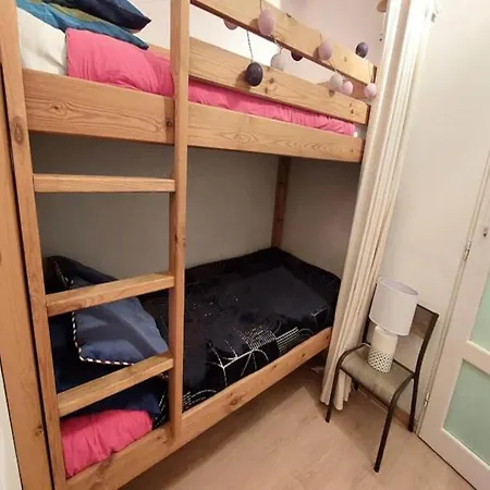 アパート Studio For 3 People エクスレバン